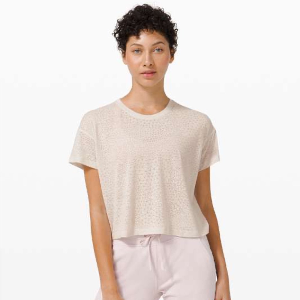 lululemon athletica Women's White Short Sleeve Tee size 6